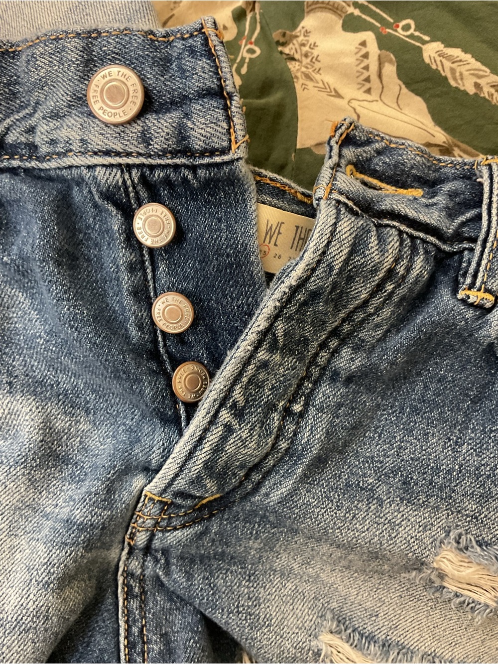 WE THE FREE Jean Cutoff Shorts Size 25 - Picture 5 of 5